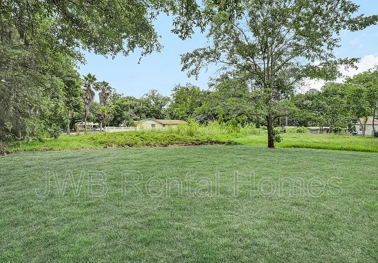2019 Benedict Rd — Photo 16