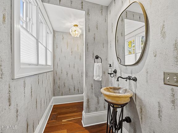 5th image of 190 Midland Road