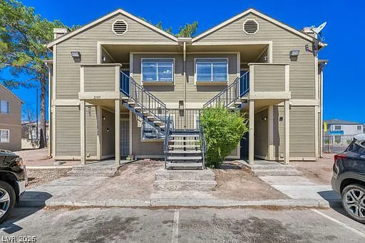 2745 Jennydiane Dr #D — Photo 1