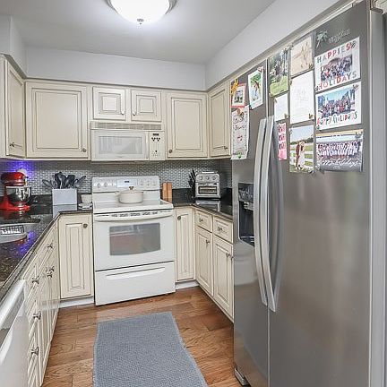 5th image of 259 Glenstone Cir #83