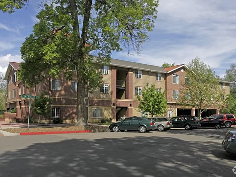 Atrium Suites - 2 BR/2 BA & 3 BR/3 BA — Photo 2