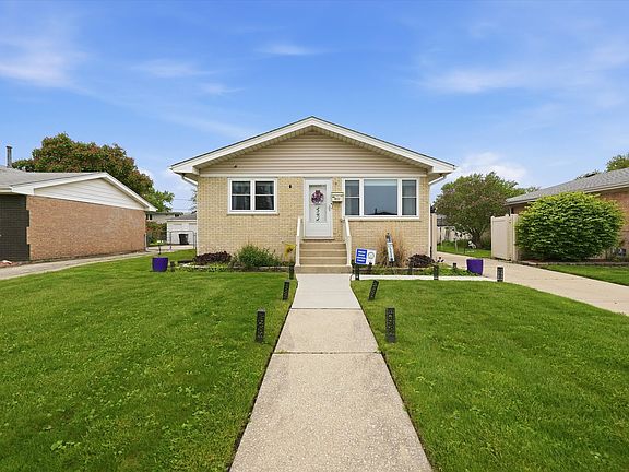 2nd image of 10352 Leslie Ln