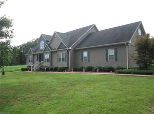 2034 Waterford Pointe Rd, Lexington, NC 27292