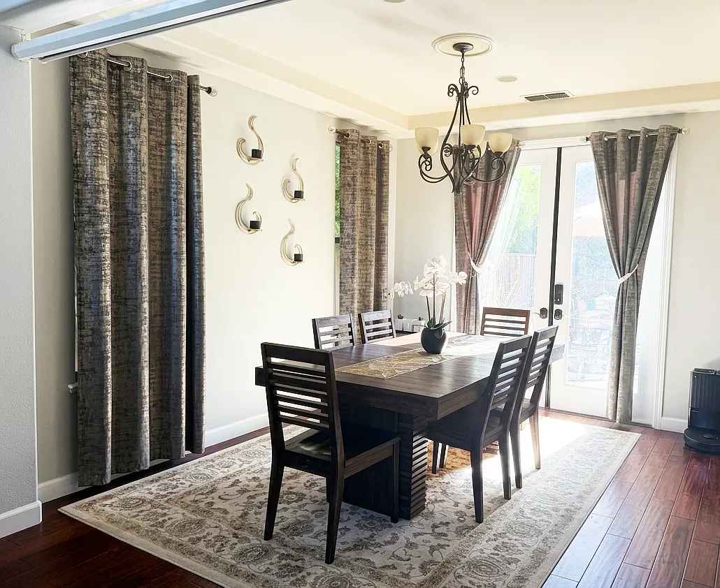 4 bed, 2.5 bath, 2337 sqft, $5,500 — Photo 4