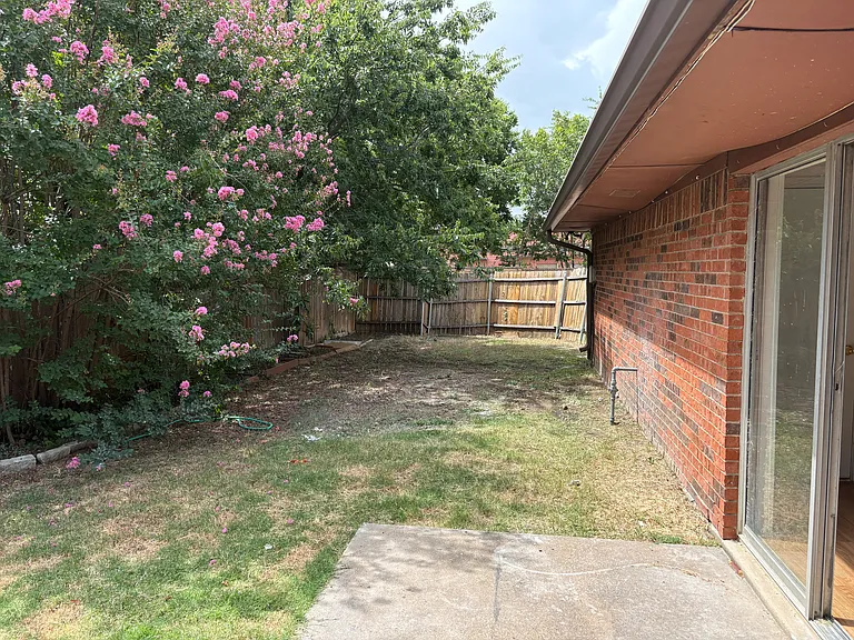 3900 San Mateo Dr — Photo 17