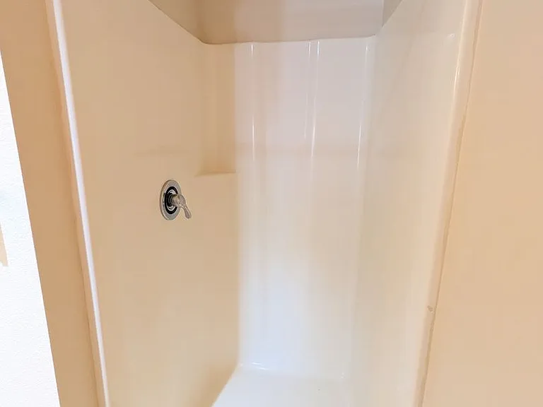 Wellesley Park Apartments — Photo 124