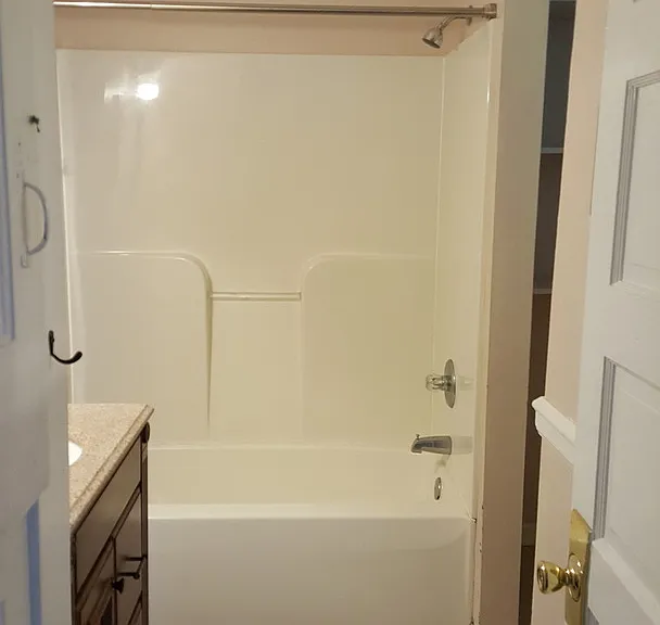 414 London St — Photo 8