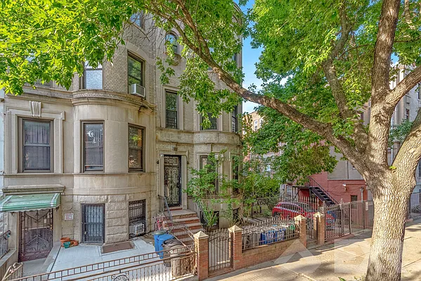 Rented by EXR | media 26