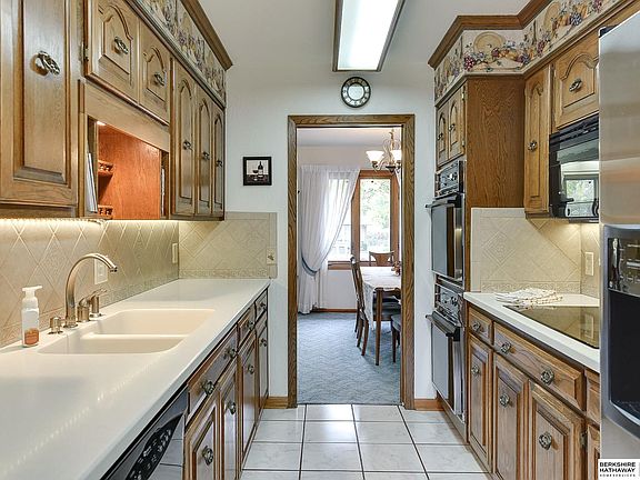 2nd image of 2265 Royal Wood Dr
