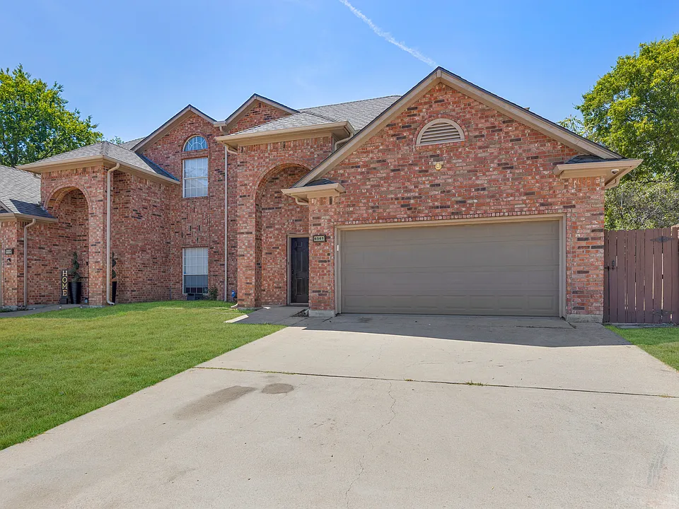 6561 Calmont Ave