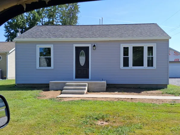 1021 Smith St, Carmi, IL 62821
