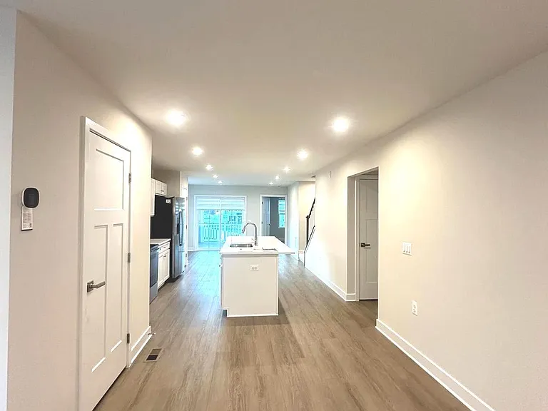117 Dunster St — Photo 8