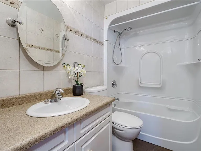 15 Lomond Blvd #15 — Photo 14