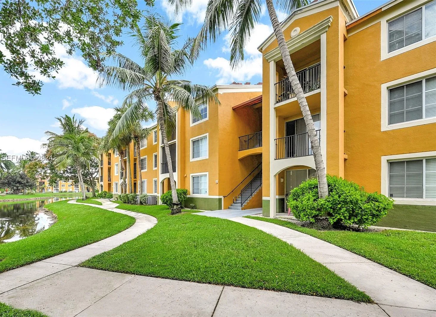 1 bed, 726 sqft, $1,950 — Photo 2