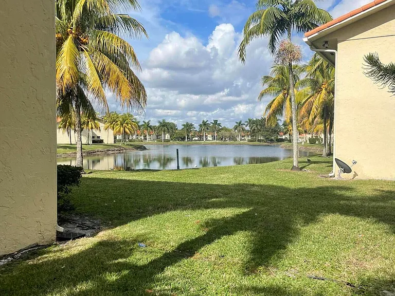 1477 Lake Crystal Dr #D — Photo 6