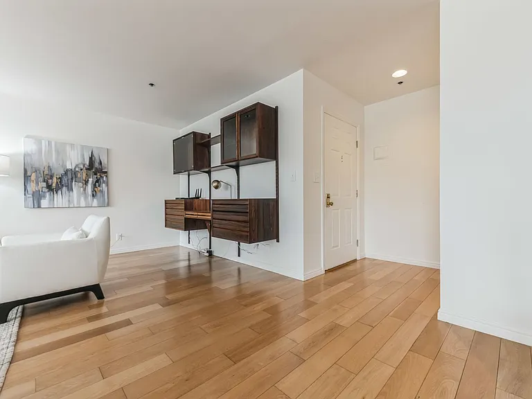 48 W Broadway #1408N — Photo 5