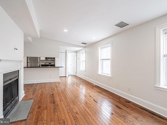 4th image of 1709 Wallace St #5
