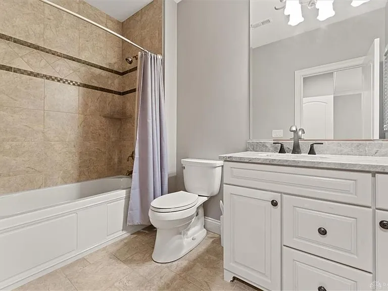 9020 Whisperinghill Dr — Photo 8