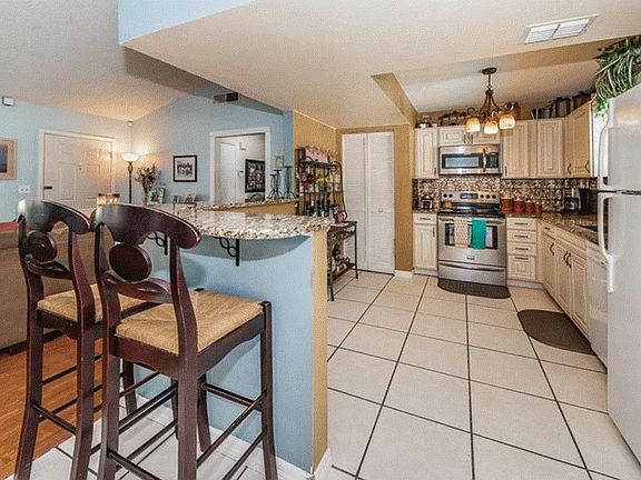 5th image of 501 Ivey Ln