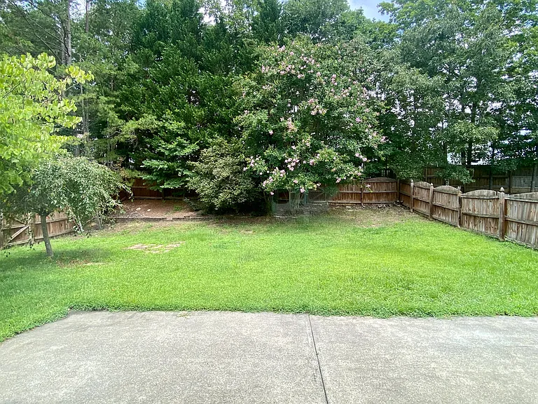 2461 Stratford Crossing Dr — Photo 21
