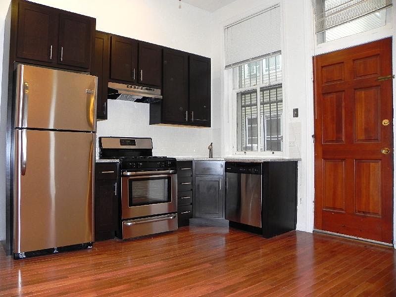 1st image of 3347 N Kenmore Ave #Unt
