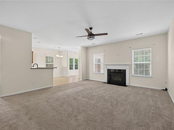 5th image of 705 Creekwood Dr