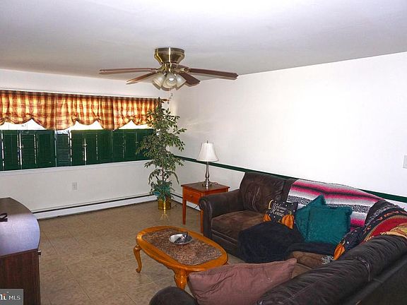 5th image of 2652 Longfellow Dr