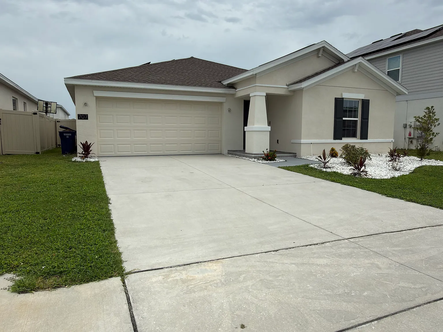 3 bed, 1555 sqft, $2,100 — Photo 2
