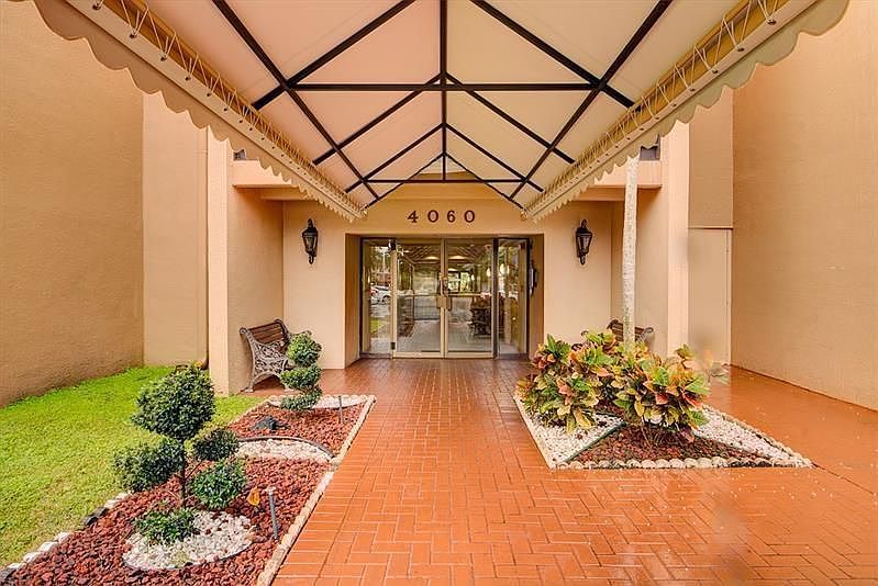 1st image of 4060 N Hills Dr APT 6