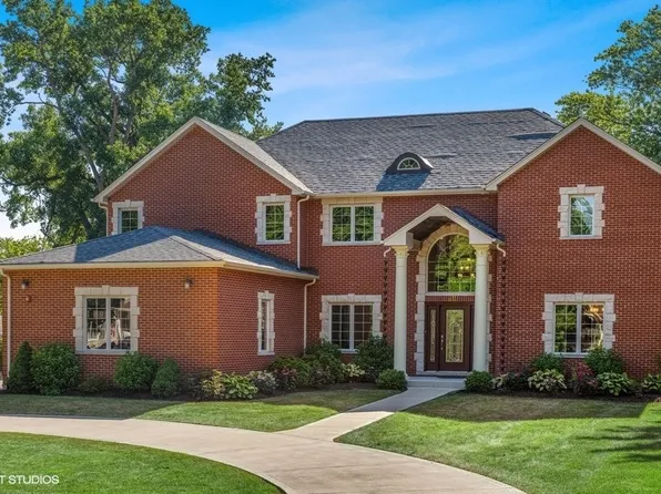 211 N Richmond Ave, Clarendon Hills, IL 60514