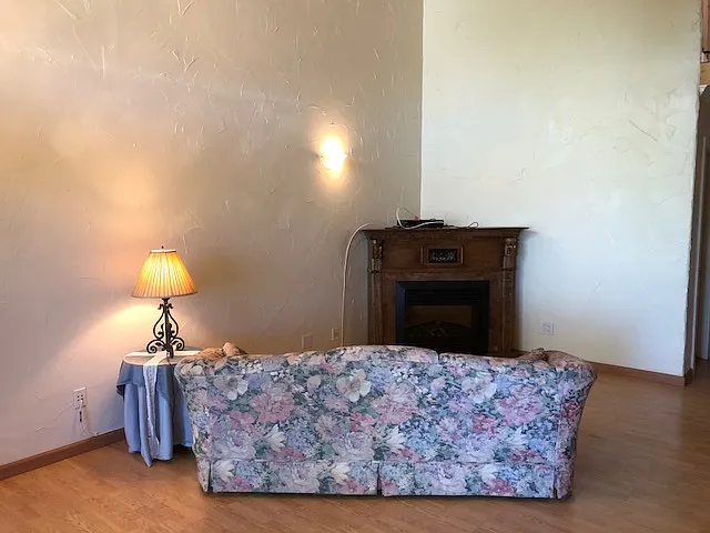 2 bed, 950 sqft, $1,440 — Photo 3