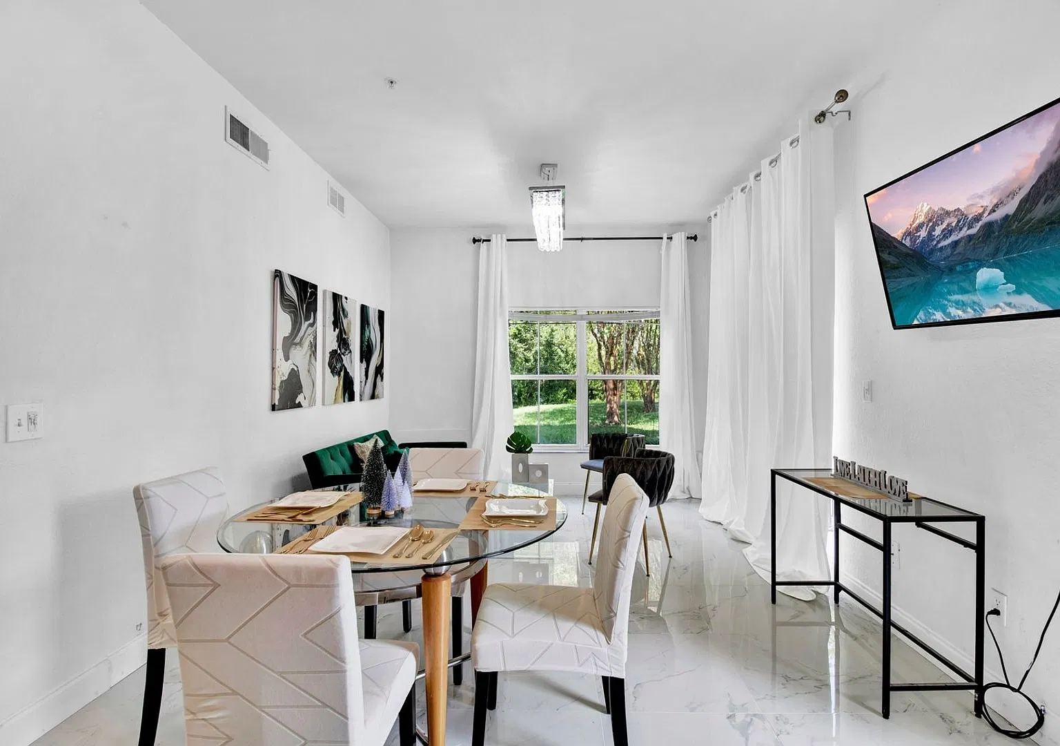 Spacious 4BR Townhome in Kissimmee — Photo 4