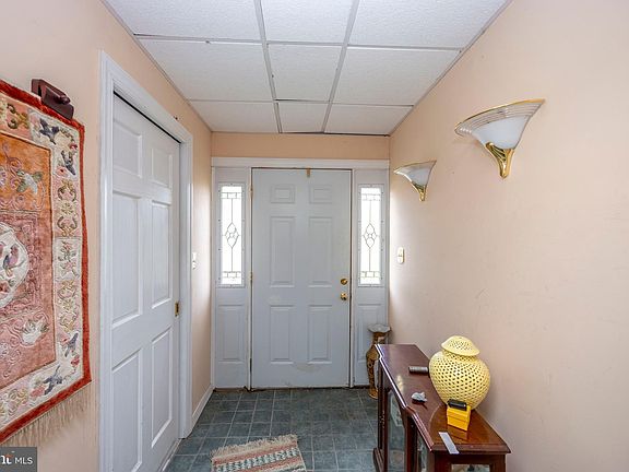 3rd image of 1225 Linden Ave