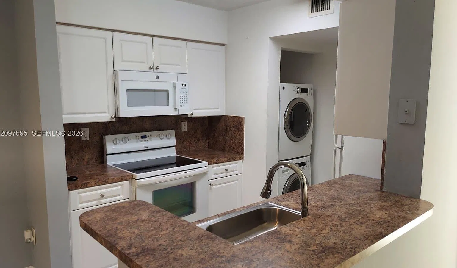 2 bed, 877 sqft, $2,250 — Photo 3