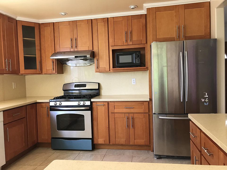 1st image of 836 Thornhill Dr