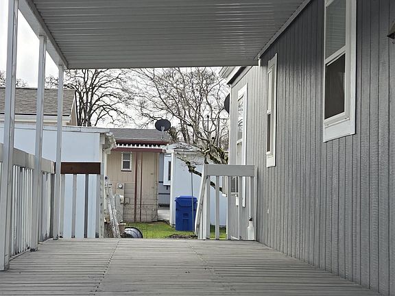 4th image of 4940 Sunnyside Rd SE Unit B8