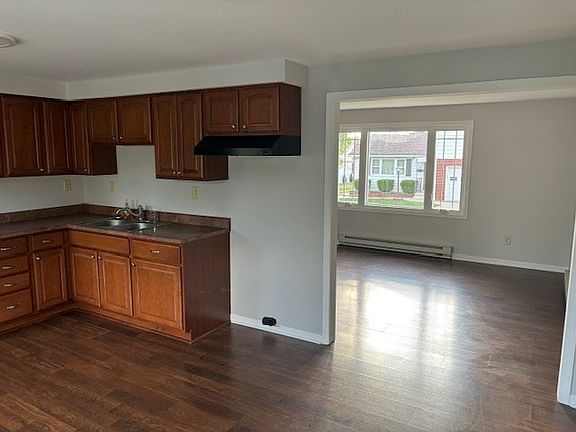 5th image of 400 East St
