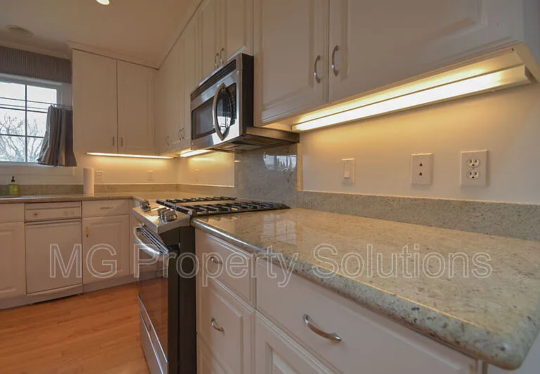 521 Rowland Blvd — Photo 8