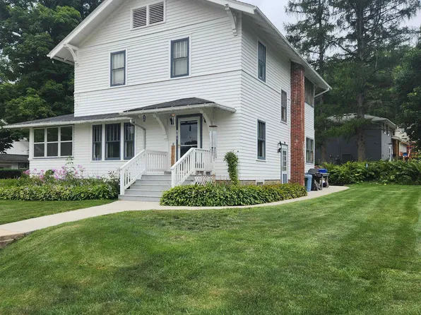 801 Carter St NW, Elkader, IA 52043