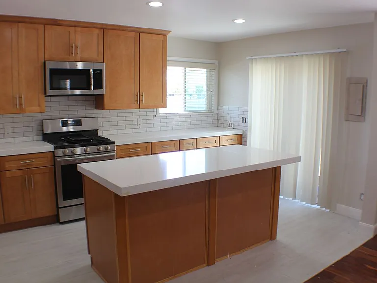 2202 Phelan Ln #HOME — Photo 4