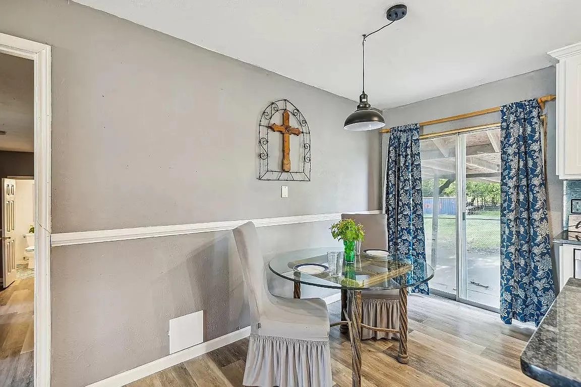 9151 Conway Rd — Photo 4