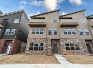 2211 W Million Ln, Fayetteville, AR 72704