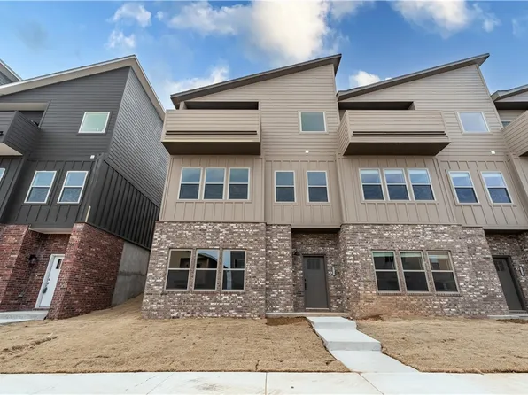 2211 W Million Ln, Fayetteville, AR 72704