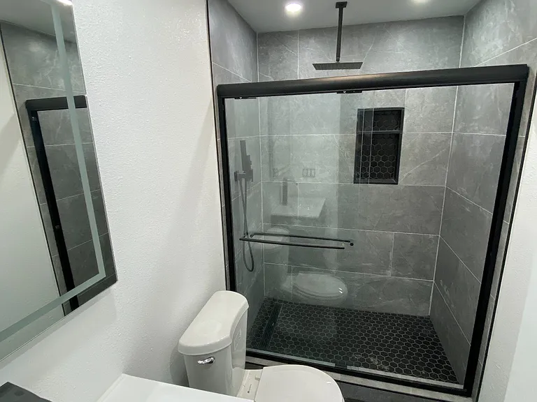 2900 E Hullett St — Photo 2