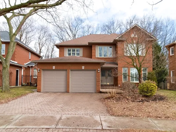 876 Darwin Dr, Pickering, ON L1X 2P8