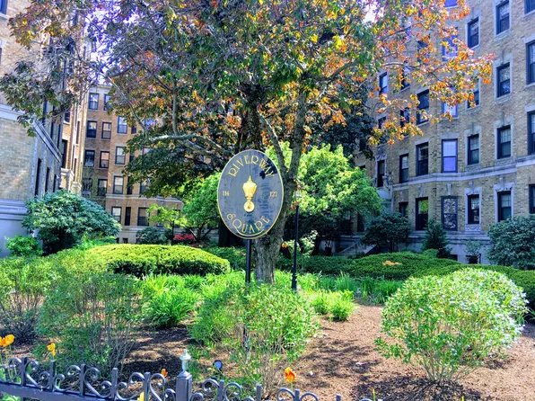 122 Riverway, Boston, MA