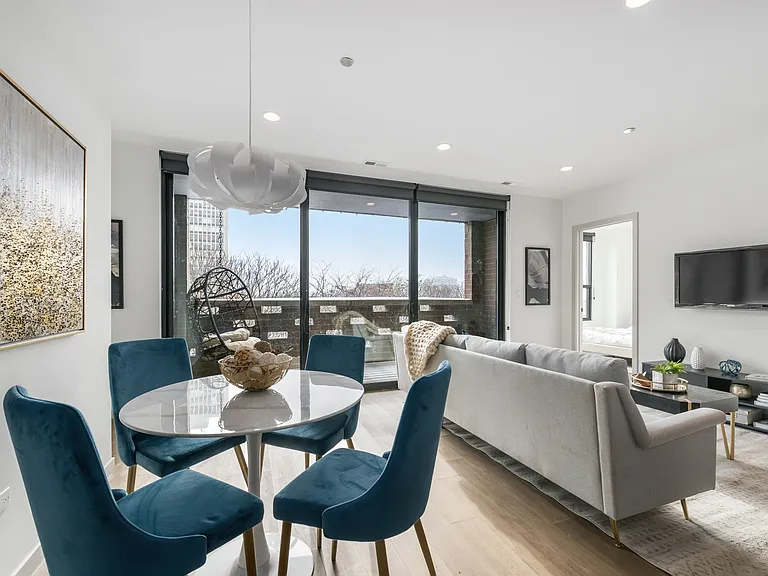 516 W Arlington Pl — Photo 16