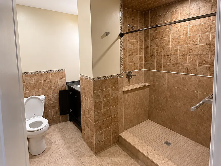 288 N 6th St #2 — Photo 8