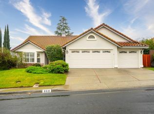 860 Woburn Ct, Vacaville, CA 95688
