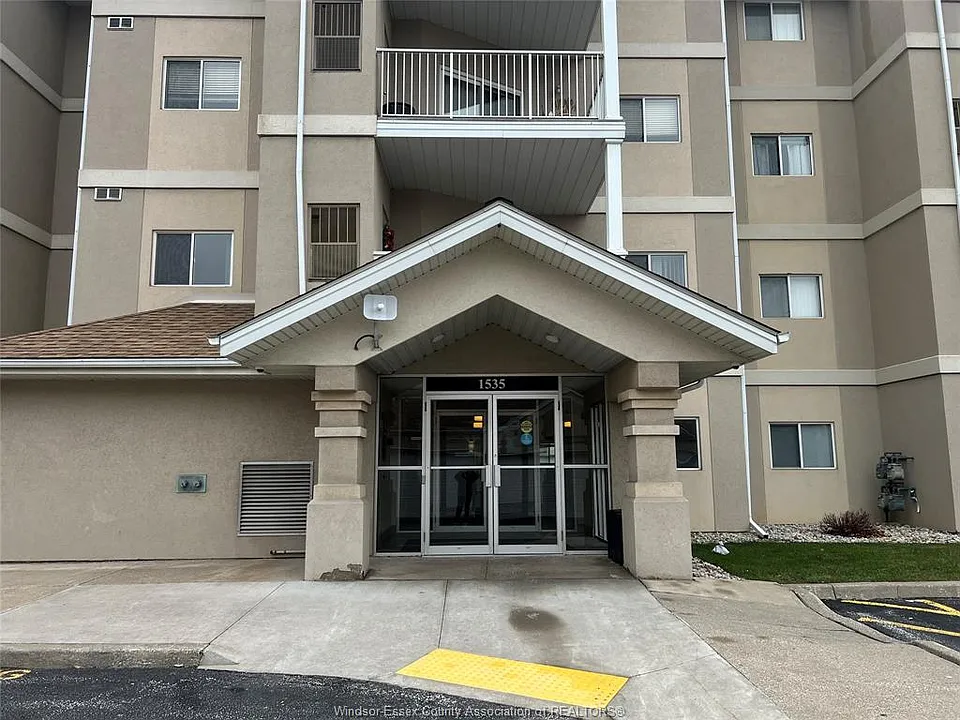 1535 Grand Marais Rd W #304